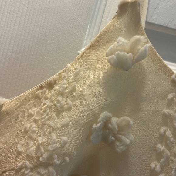 Flirty dress with floral add ons - size Large - Picture 6 of 7